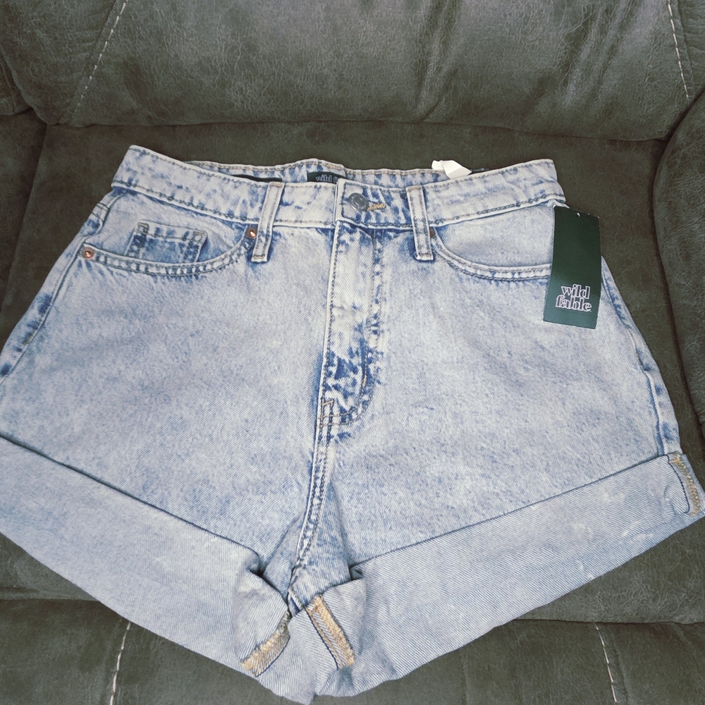 Wild Fable Light Wash Denim Roll-Cuff Women’s Shorts